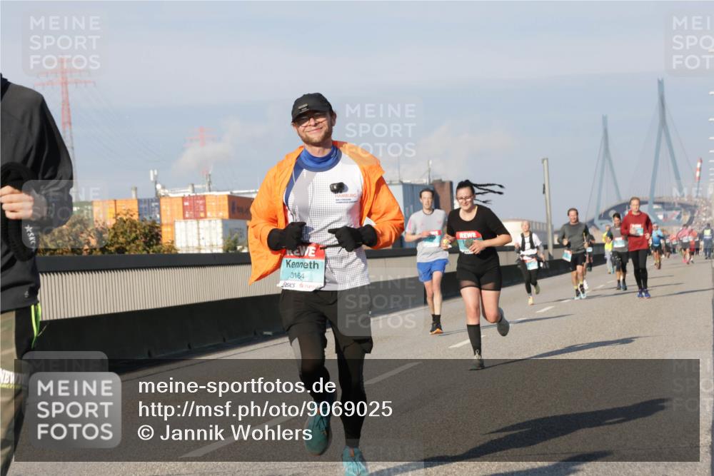 03.10.2025 - Köhlbrandbrückenlauf Jannik Wohlers http://msf.ph/oto/9069025 03.10.2025 09:48:12 Position 3 19, 3164 meine-sportfotos.de