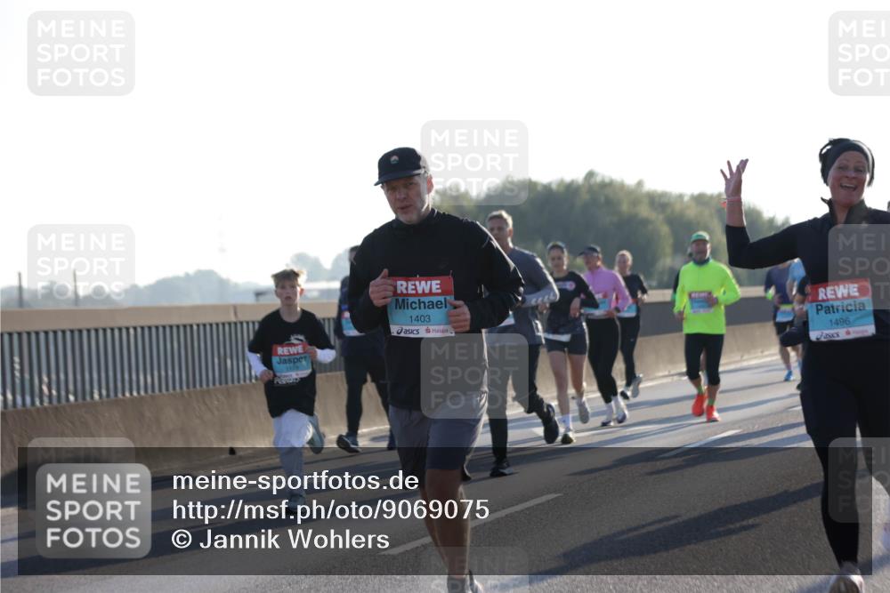 03.10.2025 - Köhlbrandbrückenlauf Jannik Wohlers http://msf.ph/oto/9069075 03.10.2025 09:16:50 Position 3 1403, 1496 meine-sportfotos.de