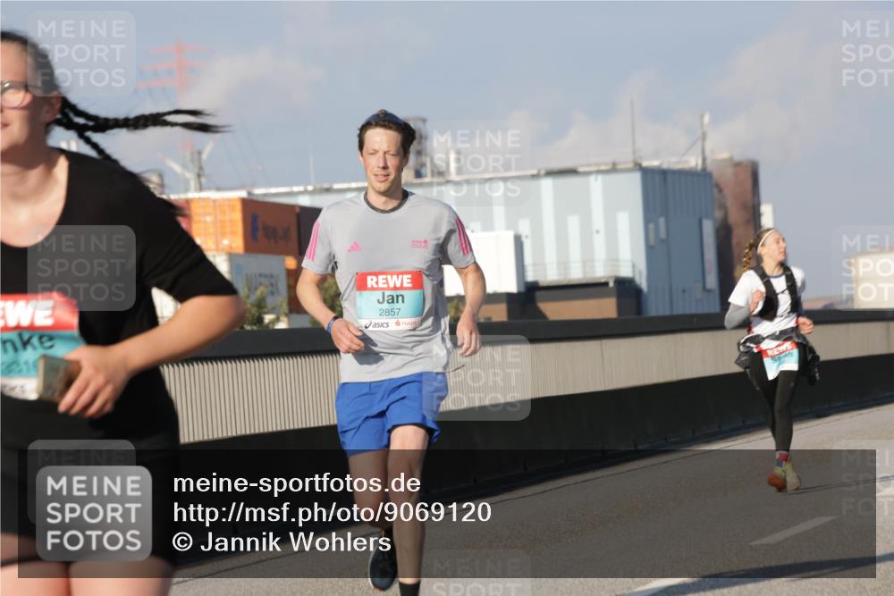 03.10.2025 - Köhlbrandbrückenlauf Jannik Wohlers http://msf.ph/oto/9069120 03.10.2025 09:48:15 Position 3 2857 meine-sportfotos.de