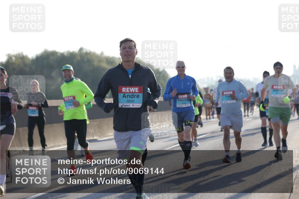 03.10.2025 - Köhlbrandbrückenlauf Jannik Wohlers http://msf.ph/oto/9069144 03.10.2025 09:16:51 Position 3 3656, 1302, 1776 meine-sportfotos.de