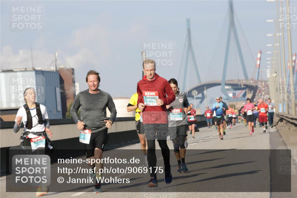 03.10.2025 - Köhlbrandbrückenlauf Jannik Wohlers http://msf.ph/oto/9069175 03.10.2025 09:48:17 Position 3 1225, 2587 meine-sportfotos.de