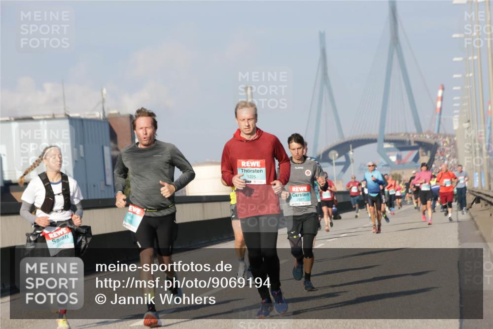 03.10.2025 - Köhlbrandbrückenlauf Jannik Wohlers http://msf.ph/oto/9069194 03.10.2025 09:48:18 Position 3 1225, 2587, 1 meine-sportfotos.de