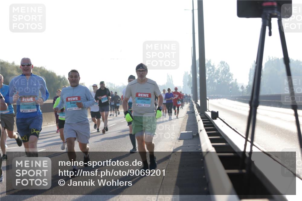 03.10.2025 - Köhlbrandbrückenlauf Jannik Wohlers http://msf.ph/oto/9069201 03.10.2025 09:16:53 Position 3 1302, 3542, 1776 meine-sportfotos.de