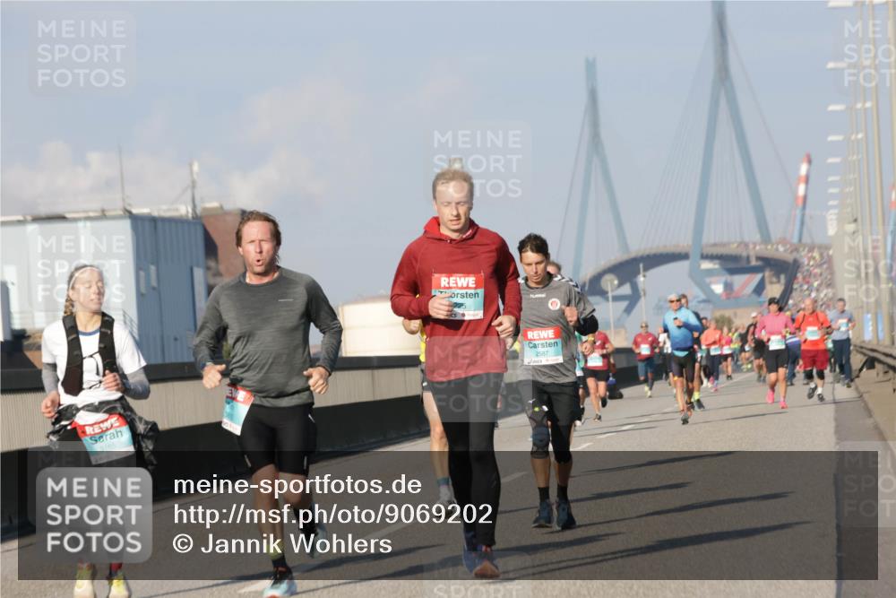 03.10.2025 - Köhlbrandbrückenlauf Jannik Wohlers http://msf.ph/oto/9069202 03.10.2025 09:48:18 Position 3 3165, 2587 meine-sportfotos.de
