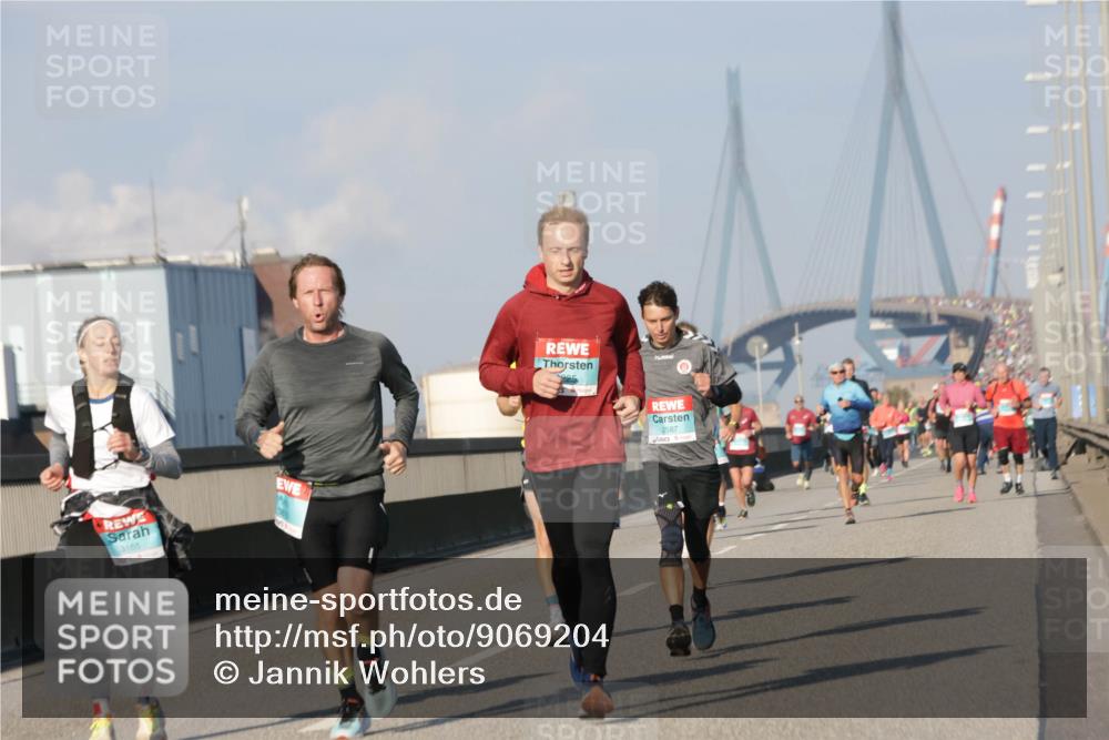 03.10.2025 - Köhlbrandbrückenlauf Jannik Wohlers http://msf.ph/oto/9069204 03.10.2025 09:48:18 Position 3 3165, 225, 2587 meine-sportfotos.de