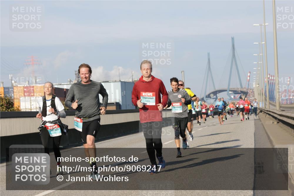 03.10.2025 - Köhlbrandbrückenlauf Jannik Wohlers http://msf.ph/oto/9069247 03.10.2025 09:48:20 Position 3 3165, 1225, 2587 meine-sportfotos.de