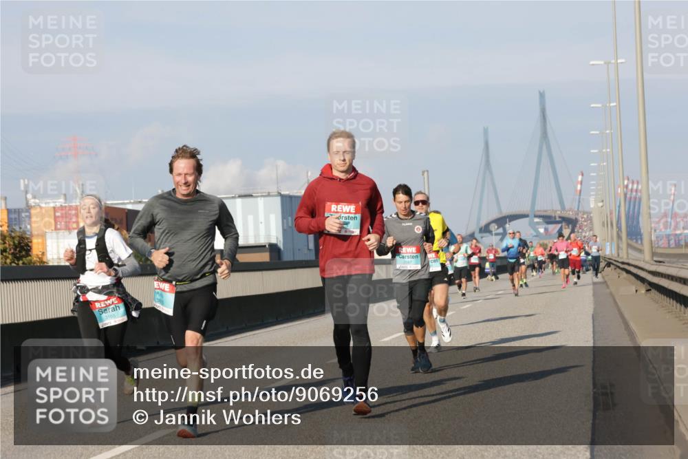 03.10.2025 - Köhlbrandbrückenlauf Jannik Wohlers http://msf.ph/oto/9069256 03.10.2025 09:48:20 Position 3 3165, 2587 meine-sportfotos.de
