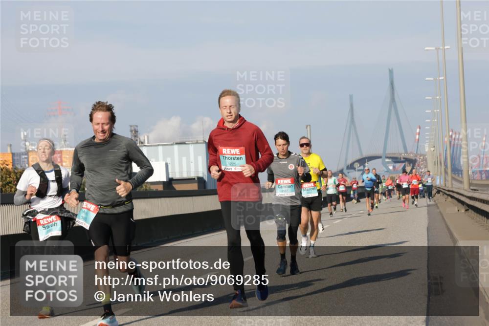 03.10.2025 - Köhlbrandbrückenlauf Jannik Wohlers http://msf.ph/oto/9069285 03.10.2025 09:48:20 Position 3 3165, 381, 1225, 2587 meine-sportfotos.de