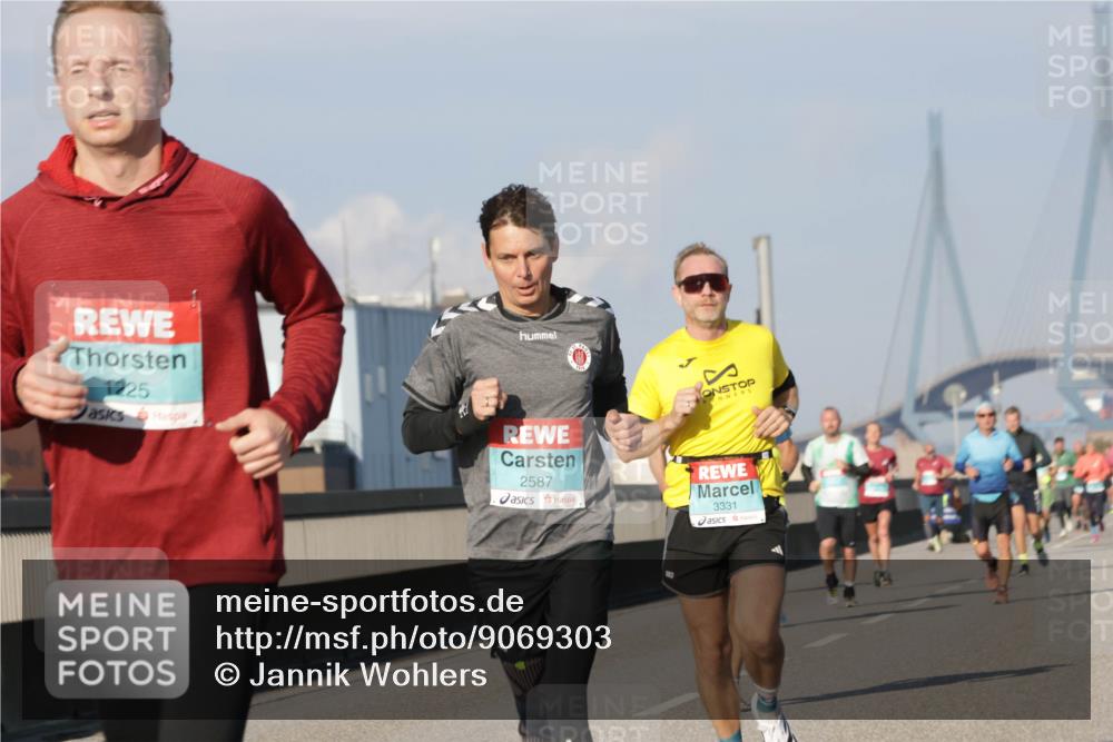 03.10.2025 - Köhlbrandbrückenlauf Jannik Wohlers http://msf.ph/oto/9069303 03.10.2025 09:48:21 Position 3 1225, 2587, 3331 meine-sportfotos.de