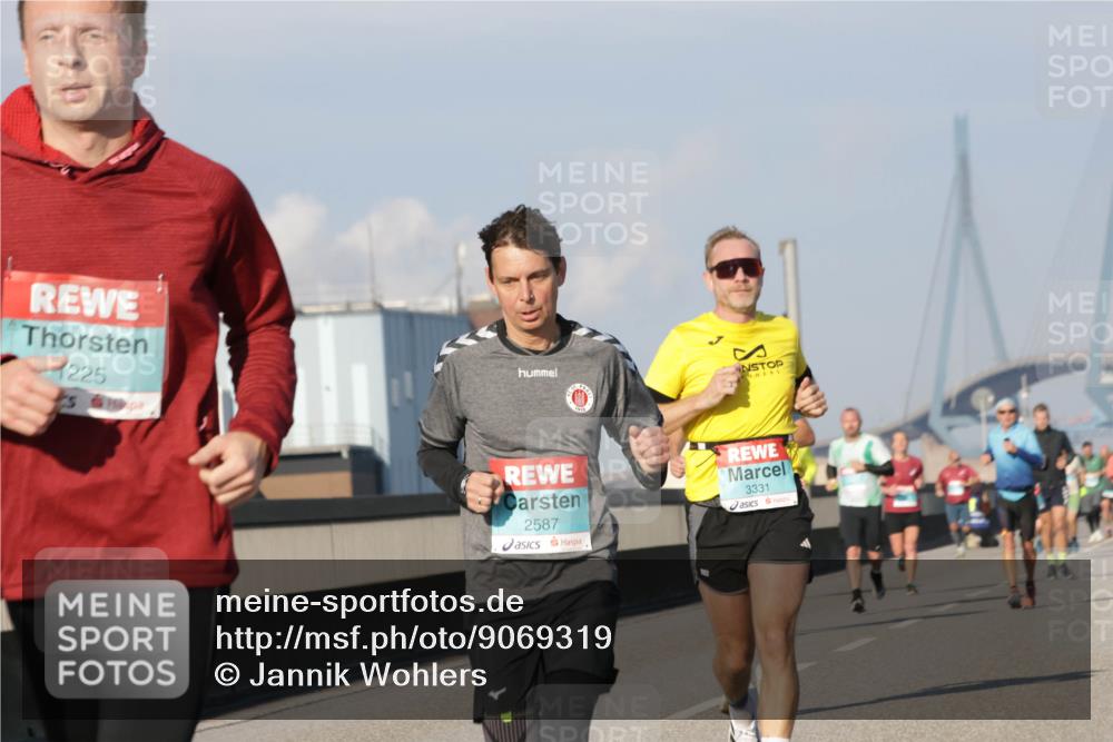 03.10.2025 - Köhlbrandbrückenlauf Jannik Wohlers http://msf.ph/oto/9069319 03.10.2025 09:48:21 Position 3 1225, 2587, 3331 meine-sportfotos.de