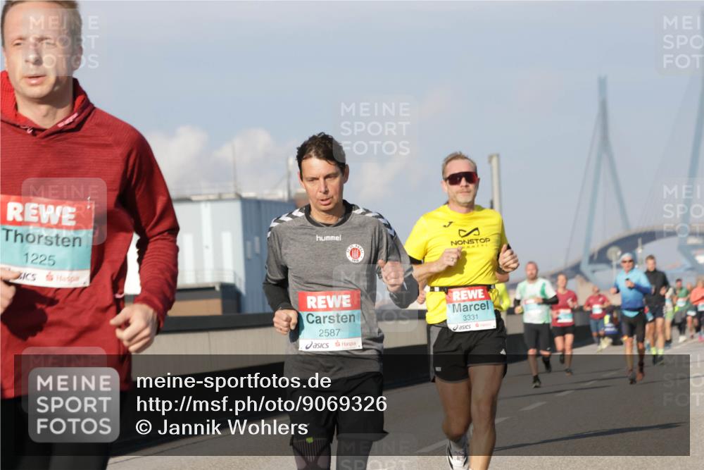 03.10.2025 - Köhlbrandbrückenlauf Jannik Wohlers http://msf.ph/oto/9069326 03.10.2025 09:48:22 Position 3 1225, 2587, 3331 meine-sportfotos.de