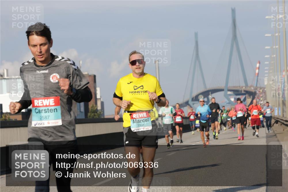 03.10.2025 - Köhlbrandbrückenlauf Jannik Wohlers http://msf.ph/oto/9069336 03.10.2025 09:48:22 Position 3 2587, 3331 meine-sportfotos.de