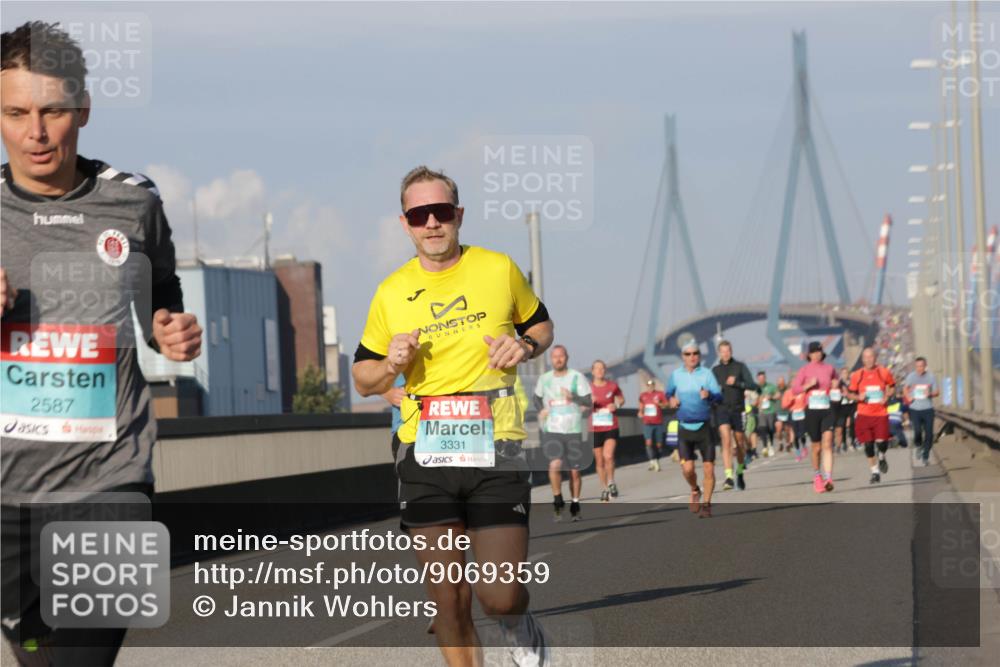 03.10.2025 - Köhlbrandbrückenlauf Jannik Wohlers http://msf.ph/oto/9069359 03.10.2025 09:48:23 Position 3 2587, 3331 meine-sportfotos.de