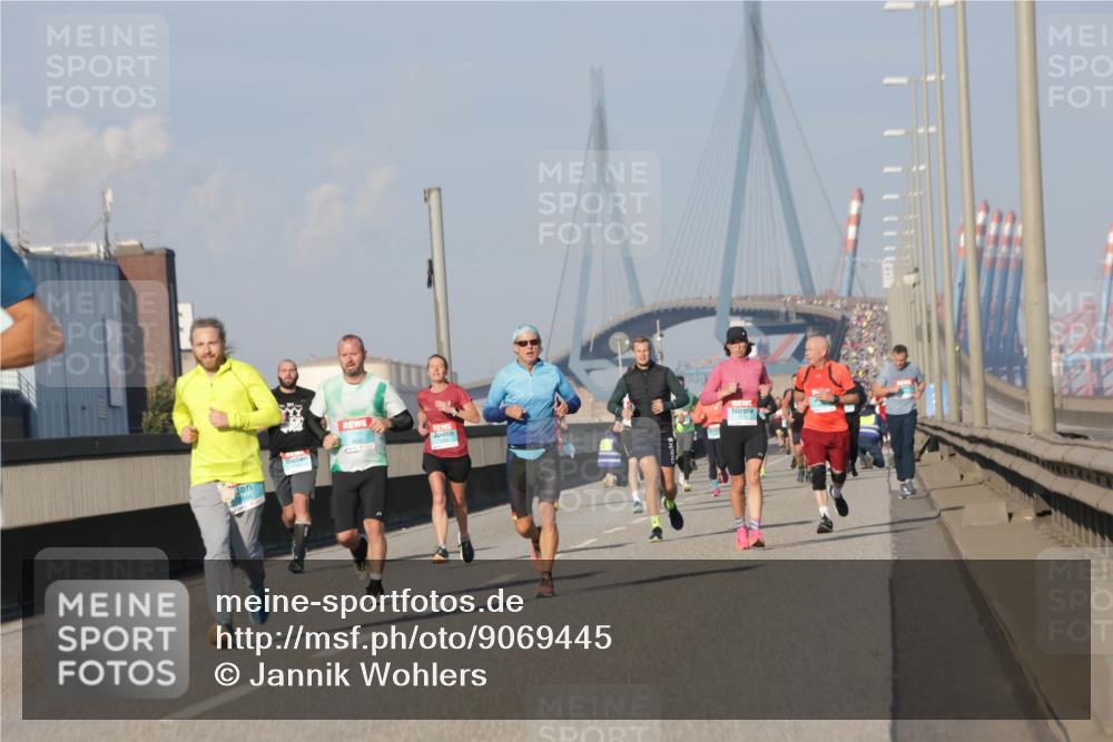 03.10.2025 - Köhlbrandbrückenlauf Jannik Wohlers http://msf.ph/oto/9069445 03.10.2025 09:48:26 Position 3  meine-sportfotos.de