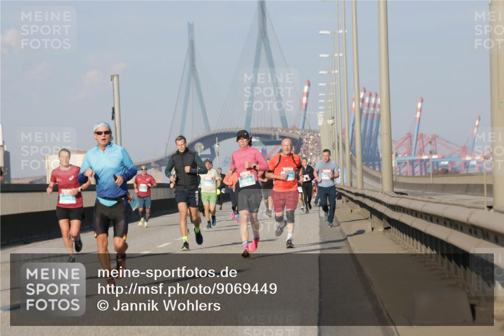 03.10.2025 - Köhlbrandbrückenlauf Jannik Wohlers http://msf.ph/oto/9069449 03.10.2025 09:48:29 Position 3  meine-sportfotos.de