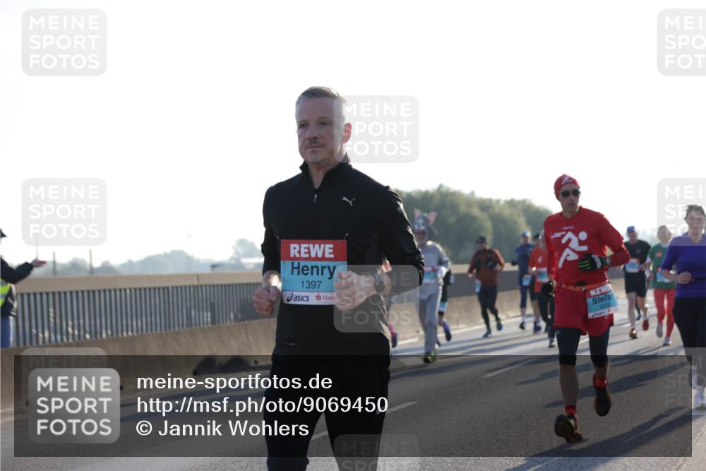 03.10.2025 - Köhlbrandbrückenlauf Jannik Wohlers http://msf.ph/oto/9069450 03.10.2025 09:17:02 Position 3 1397, 3353 meine-sportfotos.de