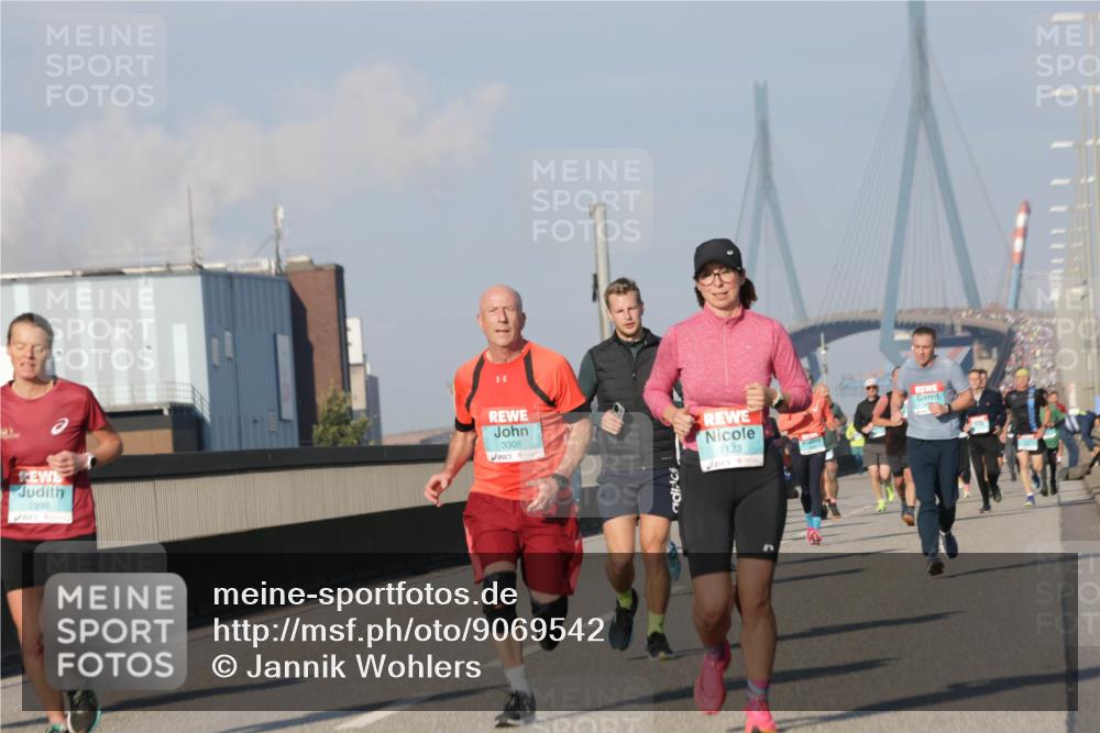 03.10.2025 - Köhlbrandbrückenlauf Jannik Wohlers http://msf.ph/oto/9069542 03.10.2025 09:48:34 Position 3 2998, 3305, 1123 meine-sportfotos.de