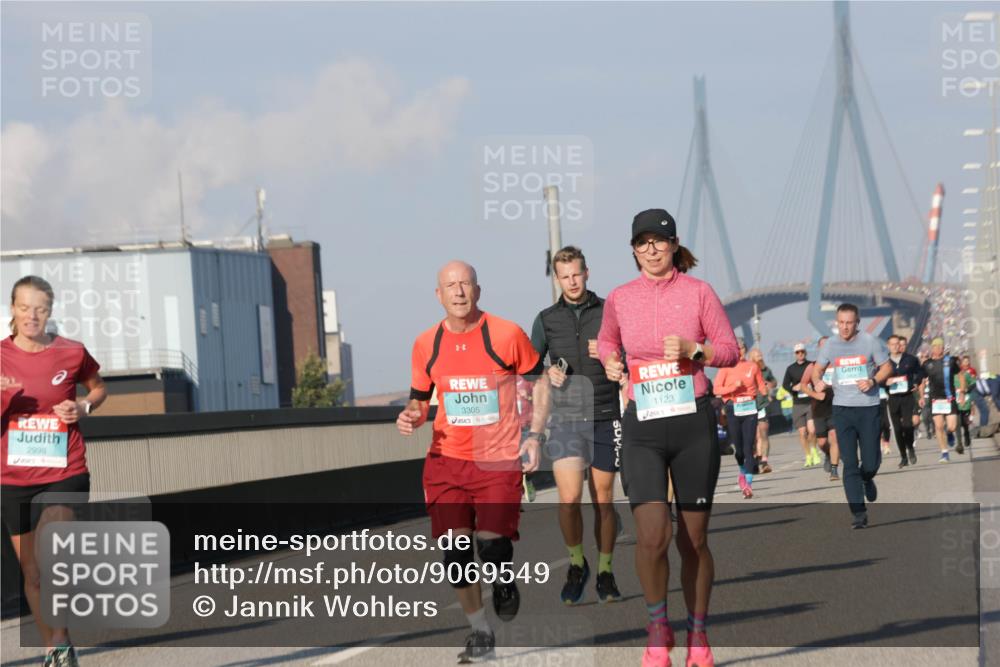 03.10.2025 - Köhlbrandbrückenlauf Jannik Wohlers http://msf.ph/oto/9069549 03.10.2025 09:48:34 Position 3 2998, 3305, 1123 meine-sportfotos.de