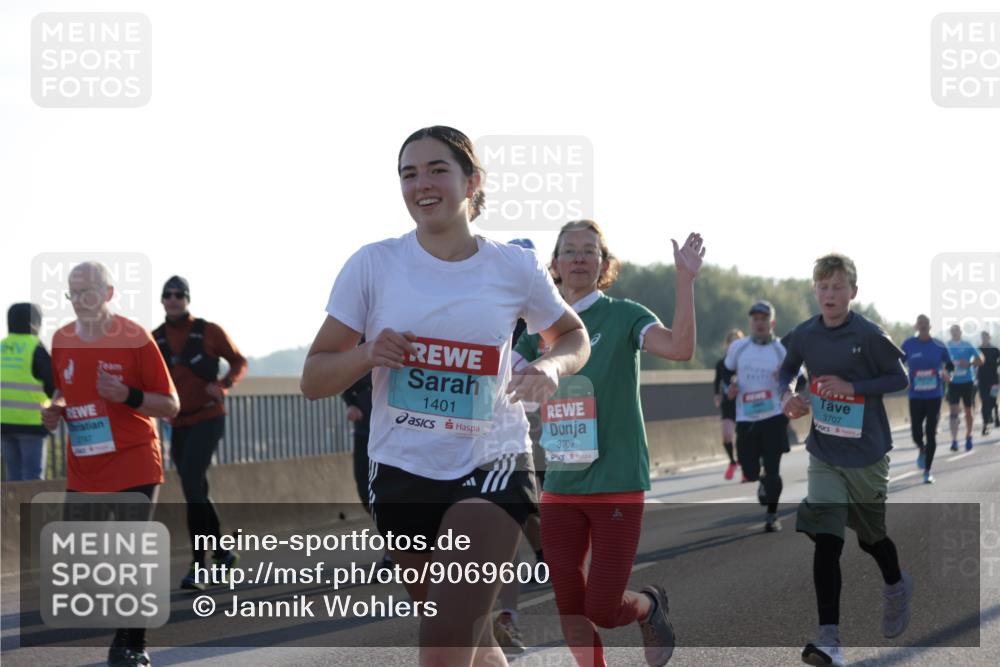 03.10.2025 - Köhlbrandbrückenlauf Jannik Wohlers http://msf.ph/oto/9069600 03.10.2025 09:17:07 Position 3 2747, 1401, 3709, 3707 meine-sportfotos.de