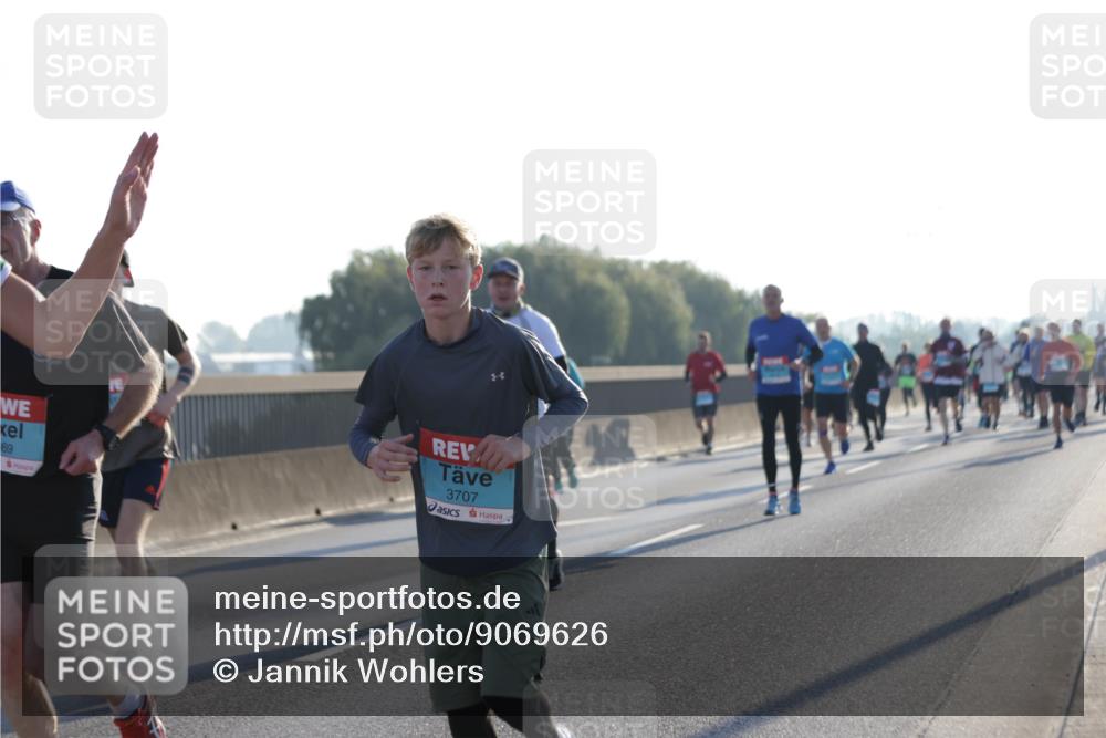 03.10.2025 - Köhlbrandbrückenlauf Jannik Wohlers http://msf.ph/oto/9069626 03.10.2025 09:17:07 Position 3 69, 3707 meine-sportfotos.de