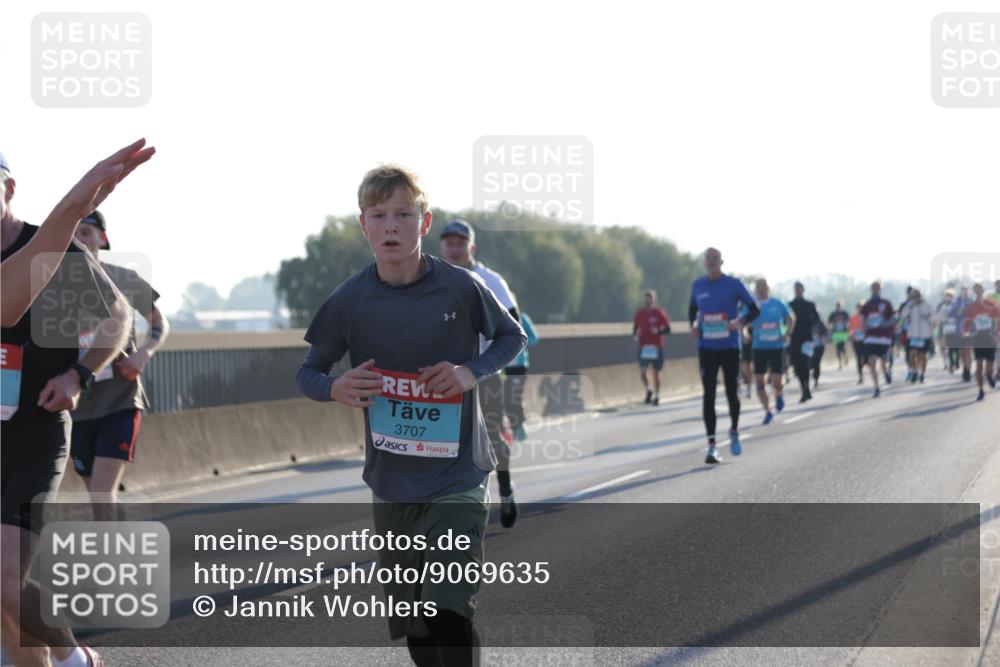 03.10.2025 - Köhlbrandbrückenlauf Jannik Wohlers http://msf.ph/oto/9069635 03.10.2025 09:17:08 Position 3 3707 meine-sportfotos.de