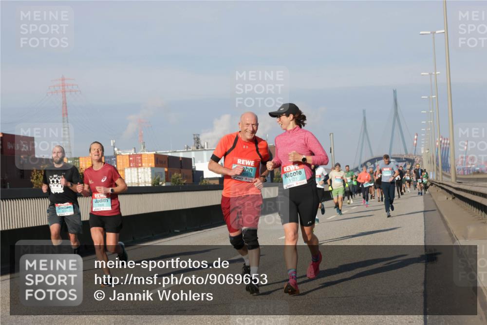03.10.2025 - Köhlbrandbrückenlauf Jannik Wohlers http://msf.ph/oto/9069653 03.10.2025 09:48:37 Position 3 2998, 1123 meine-sportfotos.de