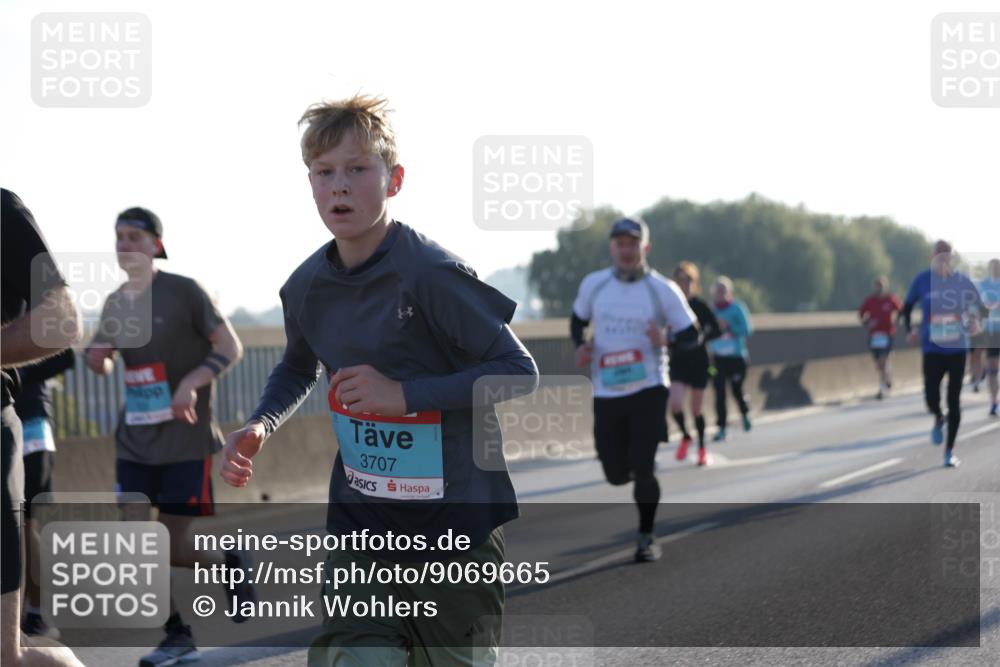03.10.2025 - Köhlbrandbrückenlauf Jannik Wohlers http://msf.ph/oto/9069665 03.10.2025 09:17:08 Position 3 3707 meine-sportfotos.de