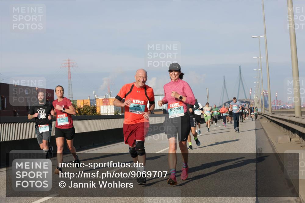 03.10.2025 - Köhlbrandbrückenlauf Jannik Wohlers http://msf.ph/oto/9069707 03.10.2025 09:48:37 Position 3 3305, 1123 meine-sportfotos.de