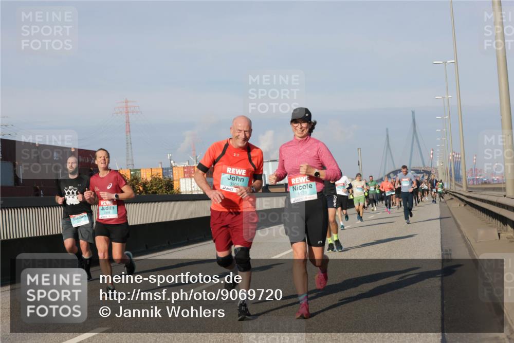 03.10.2025 - Köhlbrandbrückenlauf Jannik Wohlers http://msf.ph/oto/9069720 03.10.2025 09:48:37 Position 3 2998, 3305, 123 meine-sportfotos.de