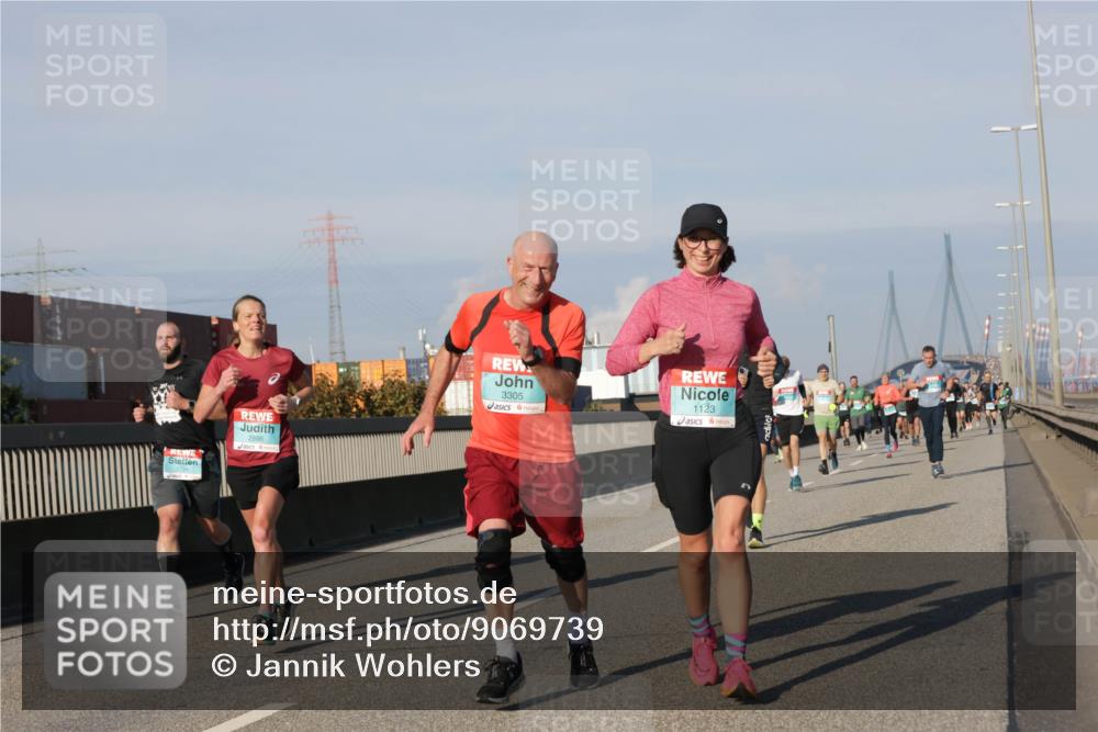 03.10.2025 - Köhlbrandbrückenlauf Jannik Wohlers http://msf.ph/oto/9069739 03.10.2025 09:48:38 Position 3 17, 2998, 3305, 1123 meine-sportfotos.de