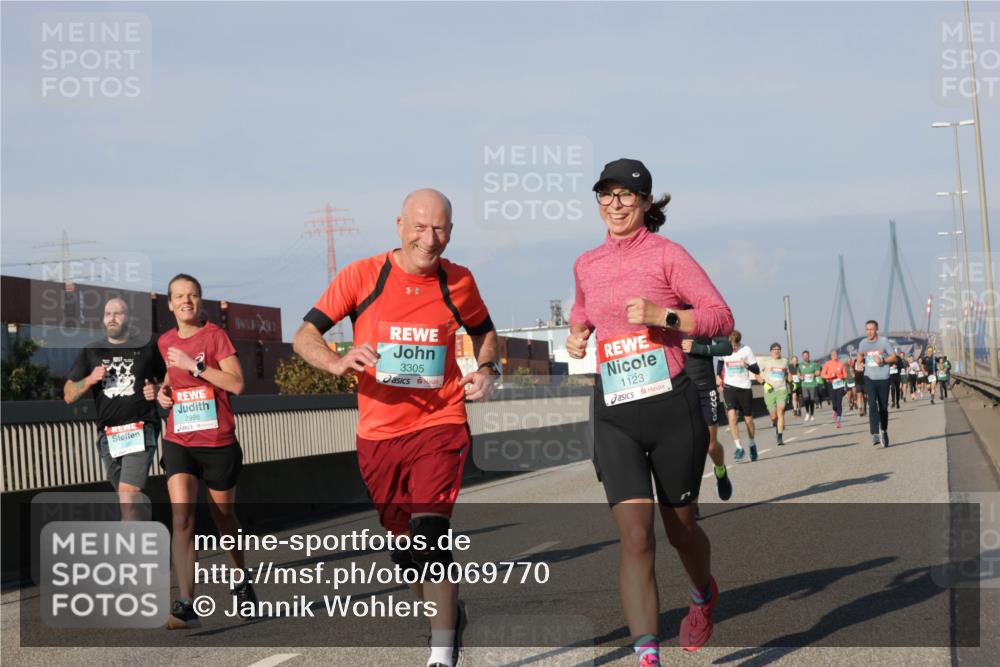 03.10.2025 - Köhlbrandbrückenlauf Jannik Wohlers http://msf.ph/oto/9069770 03.10.2025 09:48:38 Position 3 2998, 3305, 1123 meine-sportfotos.de
