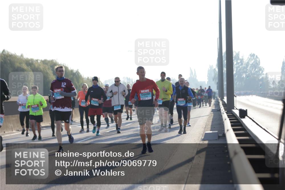 03.10.2025 - Köhlbrandbrückenlauf Jannik Wohlers http://msf.ph/oto/9069779 03.10.2025 09:17:13 Position 3 12, 1038 meine-sportfotos.de
