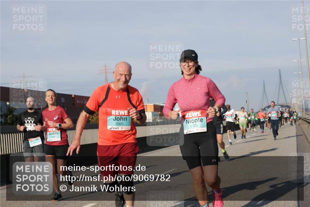 03.10.2025 - Köhlbrandbrückenlauf Jannik Wohlers http://msf.ph/oto/9069782 03.10.2025 09:48:38 Position 3 2998, 3305, 1123 meine-sportfotos.de