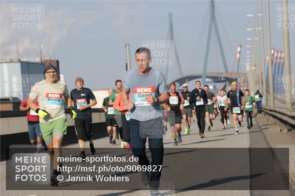 03.10.2025 - Köhlbrandbrückenlauf Jannik Wohlers http://msf.ph/oto/9069827 03.10.2025 09:48:41 Position 3 1776, 340 meine-sportfotos.de