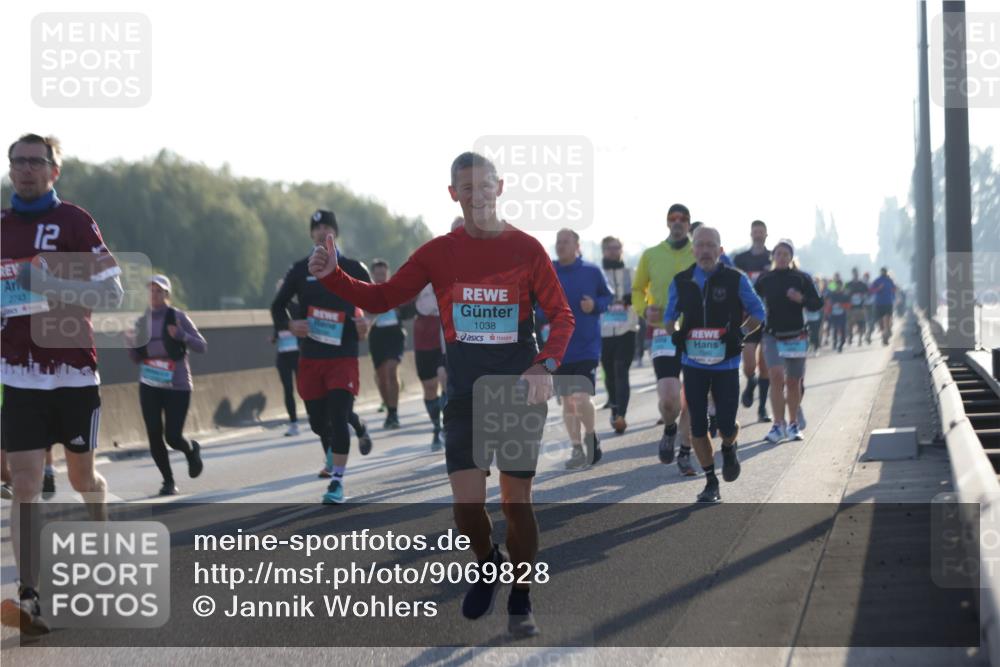 03.10.2025 - Köhlbrandbrückenlauf Jannik Wohlers http://msf.ph/oto/9069828 03.10.2025 09:17:16 Position 3 2743, 12, 1038 meine-sportfotos.de
