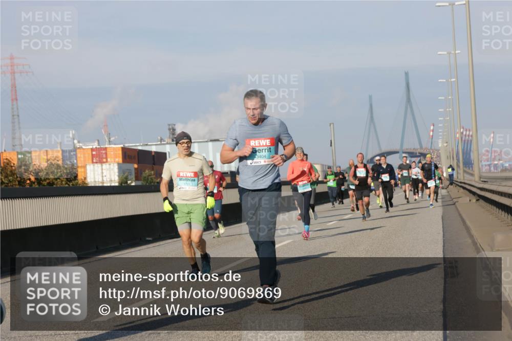 03.10.2025 - Köhlbrandbrückenlauf Jannik Wohlers http://msf.ph/oto/9069869 03.10.2025 09:48:43 Position 3 1776, 3404 meine-sportfotos.de