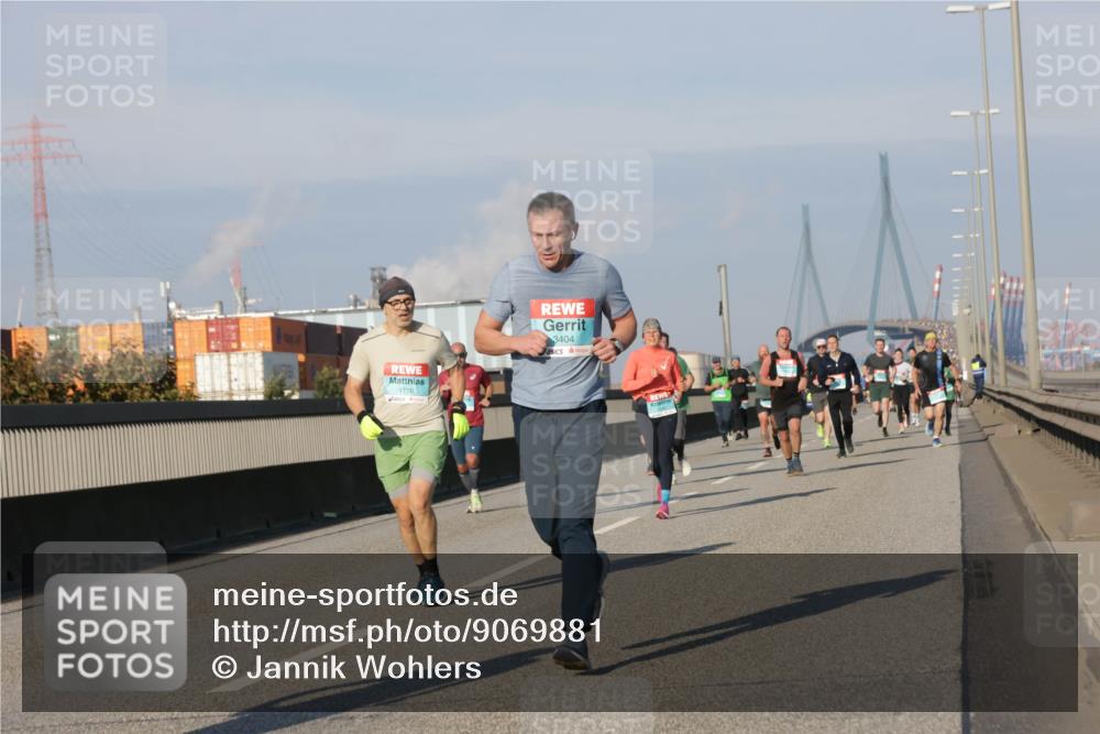 03.10.2025 - Köhlbrandbrückenlauf Jannik Wohlers http://msf.ph/oto/9069881 03.10.2025 09:48:43 Position 3 1776, 3404 meine-sportfotos.de