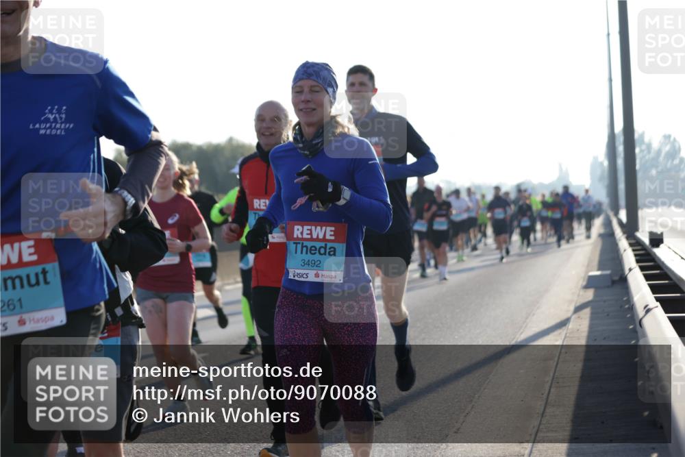 03.10.2025 - Köhlbrandbrückenlauf Jannik Wohlers http://msf.ph/oto/9070088 03.10.2025 09:17:22 Position 3 261, 3492 meine-sportfotos.de
