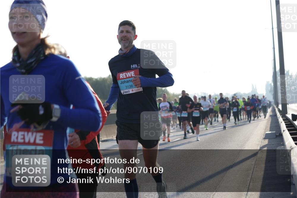 03.10.2025 - Köhlbrandbrückenlauf Jannik Wohlers http://msf.ph/oto/9070109 03.10.2025 09:17:23 Position 3 3492, 3138 meine-sportfotos.de