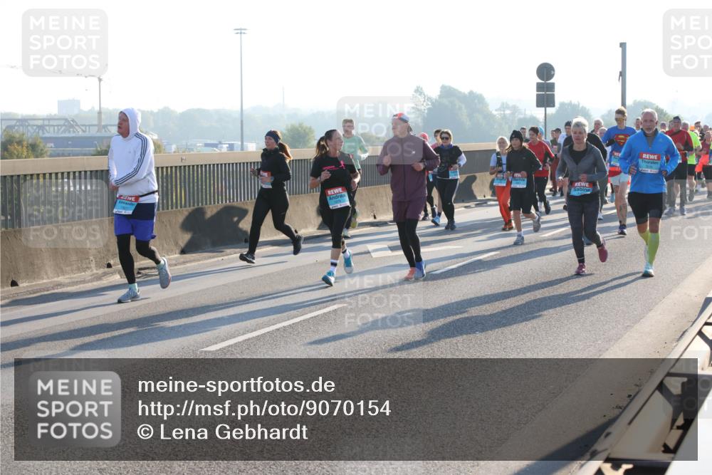 03.10.2025 - Köhlbrandbrückenlauf Lena Gebhardt http://msf.ph/oto/9070154 03.10.2025 09:24:18 Position 1  meine-sportfotos.de