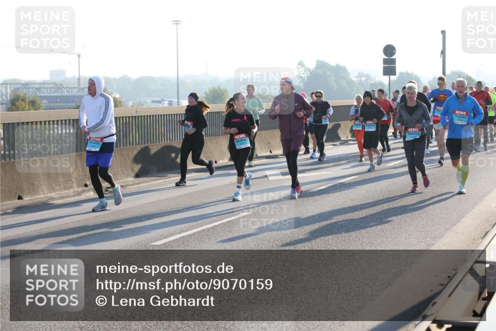 03.10.2025 - Köhlbrandbrückenlauf Lena Gebhardt http://msf.ph/oto/9070159 03.10.2025 09:24:18 Position 1 1927 meine-sportfotos.de