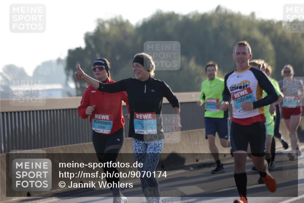 03.10.2025 - Köhlbrandbrückenlauf Jannik Wohlers http://msf.ph/oto/9070174 03.10.2025 09:17:26 Position 3 3189, 3811 meine-sportfotos.de