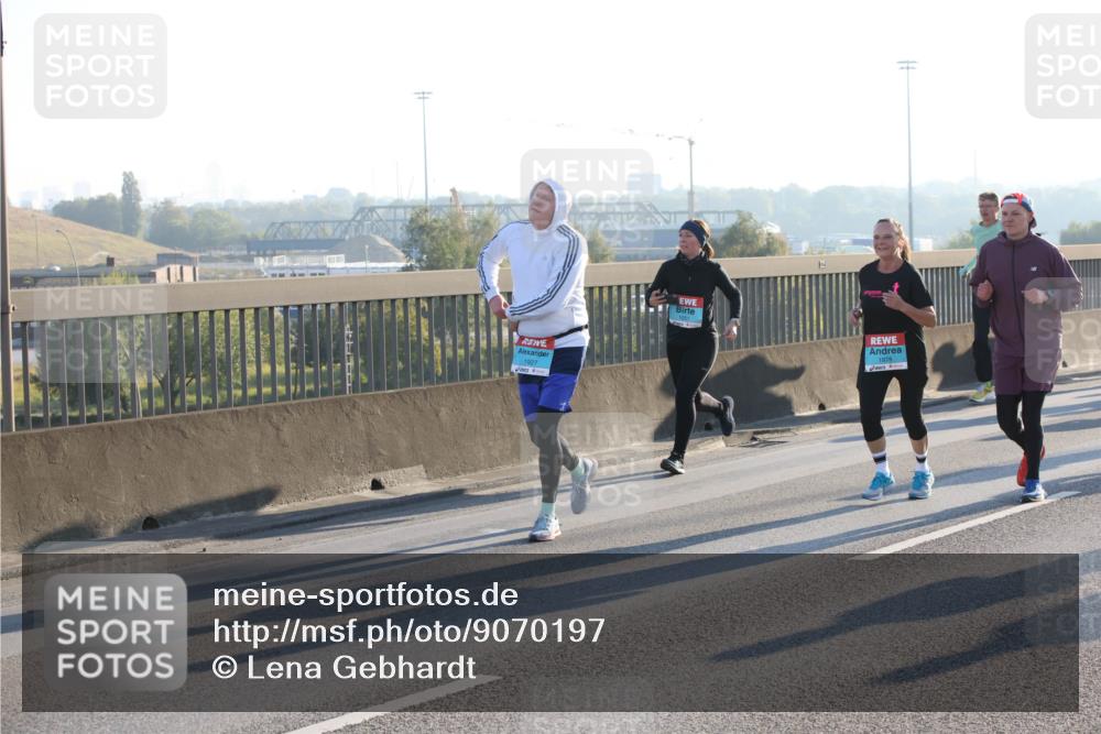 03.10.2025 - Köhlbrandbrückenlauf Lena Gebhardt http://msf.ph/oto/9070197 03.10.2025 09:24:19 Position 1 1927, 1978 meine-sportfotos.de