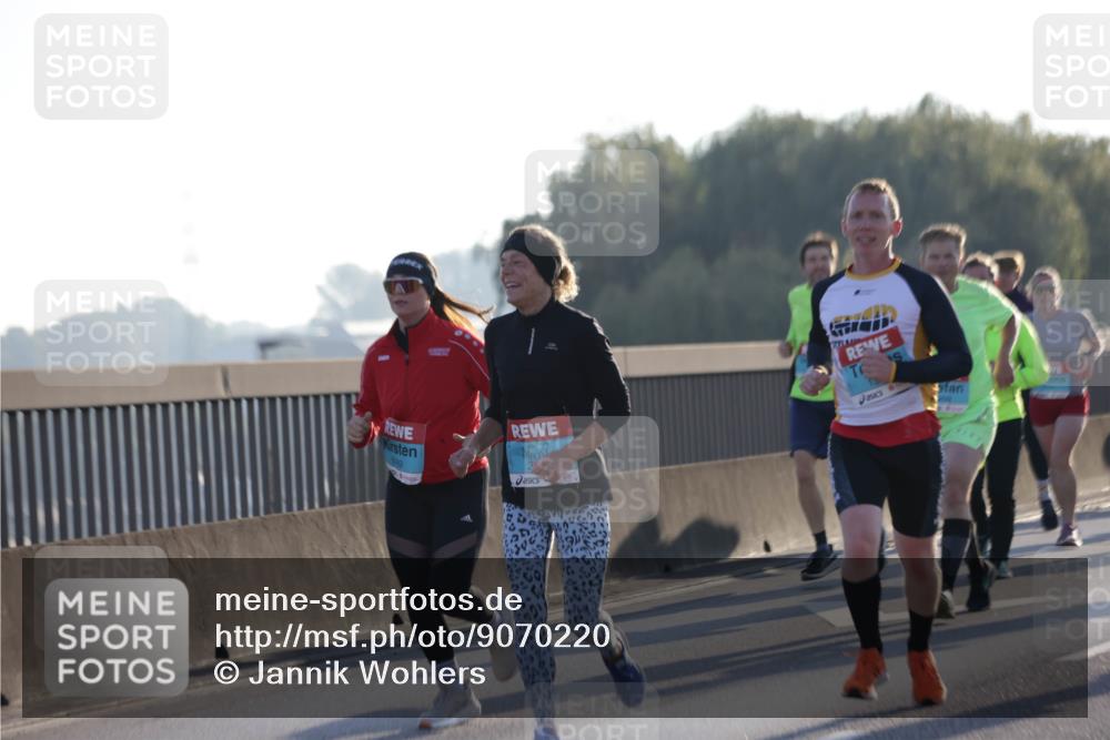 03.10.2025 - Köhlbrandbrückenlauf Jannik Wohlers http://msf.ph/oto/9070220 03.10.2025 09:17:26 Position 3 89 meine-sportfotos.de