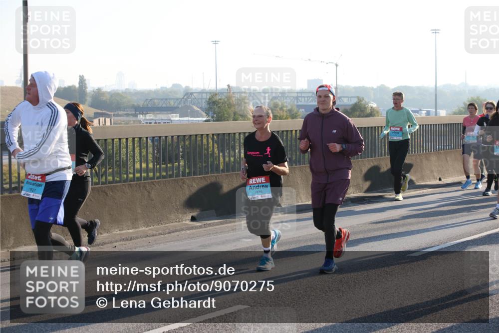 03.10.2025 - Köhlbrandbrückenlauf Lena Gebhardt http://msf.ph/oto/9070275 03.10.2025 09:24:21 Position 1 1927, 1978 meine-sportfotos.de