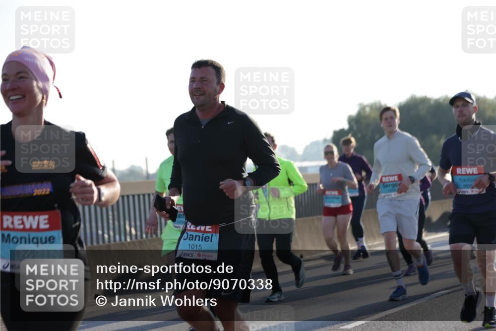 03.10.2025 - Köhlbrandbrückenlauf Jannik Wohlers http://msf.ph/oto/9070338 03.10.2025 09:17:29 Position 3 1272, 1015, 3821 meine-sportfotos.de