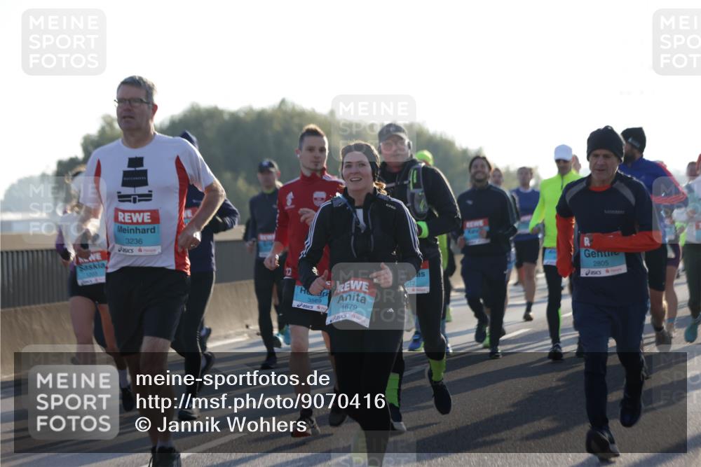 03.10.2025 - Köhlbrandbrückenlauf Jannik Wohlers http://msf.ph/oto/9070416 03.10.2025 09:17:32 Position 3 3236, 3569, 1679, 12, 2805 meine-sportfotos.de