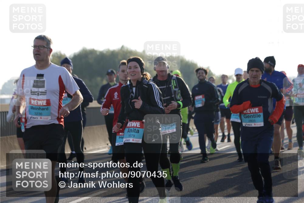 03.10.2025 - Köhlbrandbrückenlauf Jannik Wohlers http://msf.ph/oto/9070435 03.10.2025 09:17:33 Position 3 3236, 1679, 1512, 2805 meine-sportfotos.de