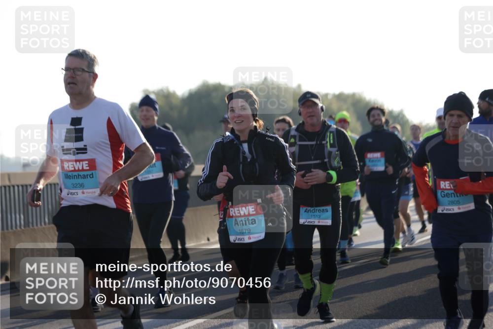 03.10.2025 - Köhlbrandbrückenlauf Jannik Wohlers http://msf.ph/oto/9070456 03.10.2025 09:17:33 Position 3 3236, 1679, 1512, 2805 meine-sportfotos.de