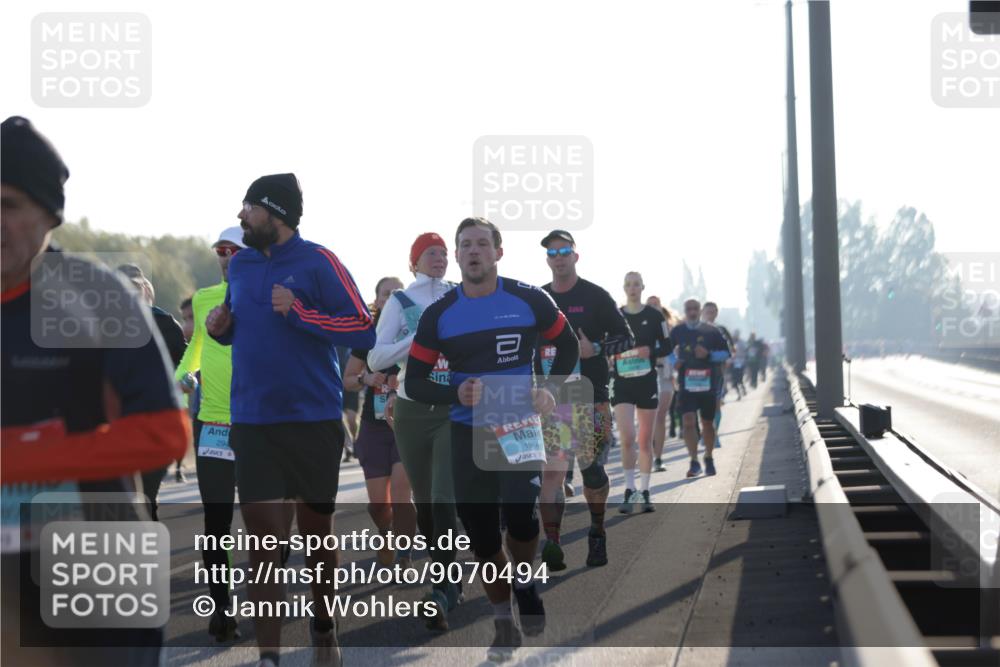 03.10.2025 - Köhlbrandbrückenlauf Jannik Wohlers http://msf.ph/oto/9070494 03.10.2025 09:17:35 Position 3 306, 294, 190 meine-sportfotos.de